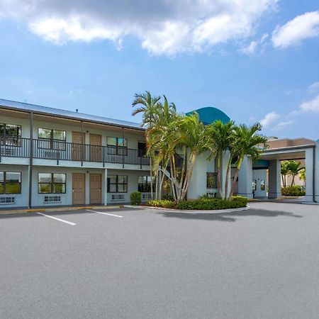 Hotel Baymont By Wyndham Punta Gorda/Port Charlotte Exteriér fotografie